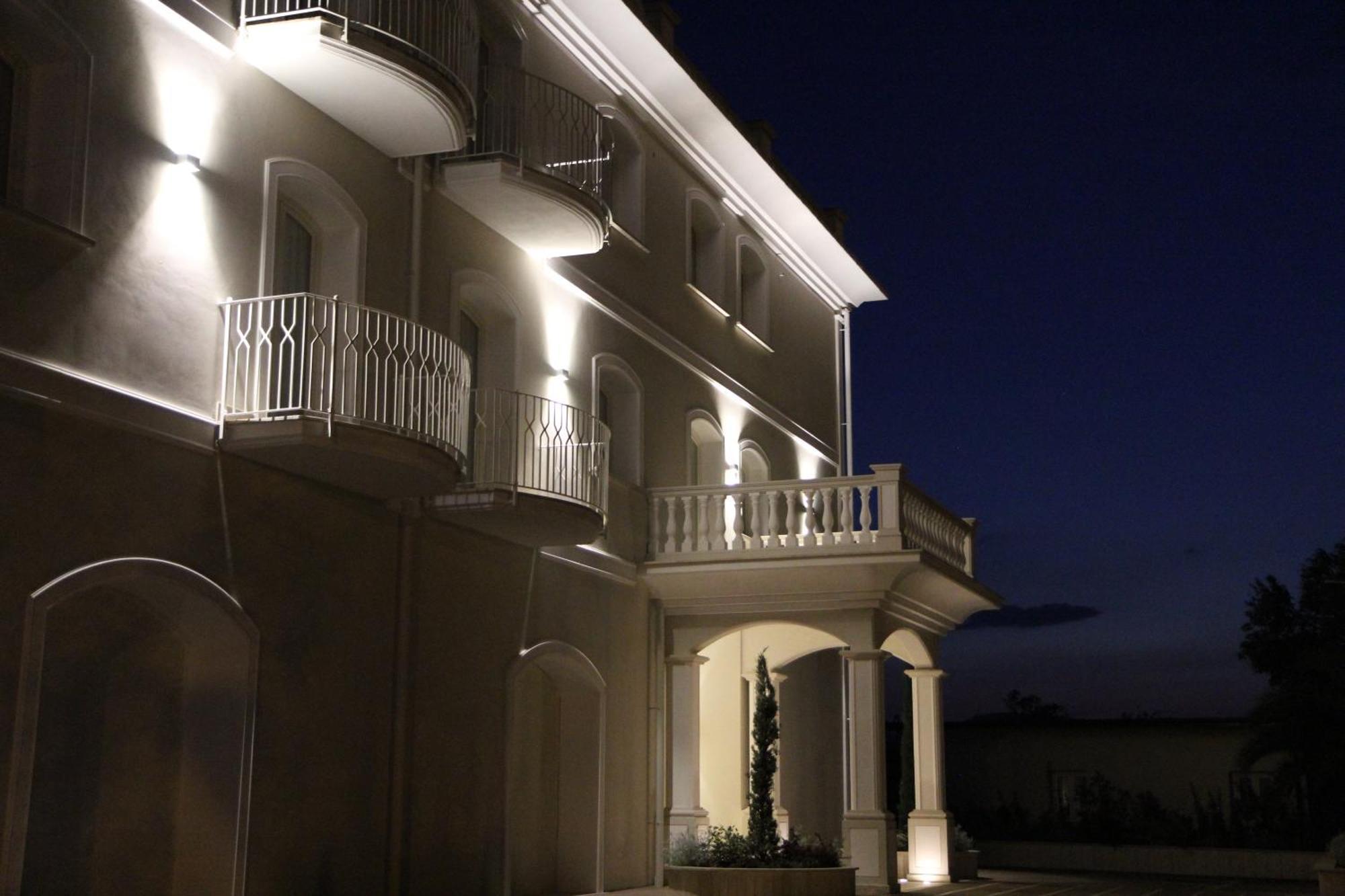 Suites & Apartments Liola' Castrocielo エクステリア 写真