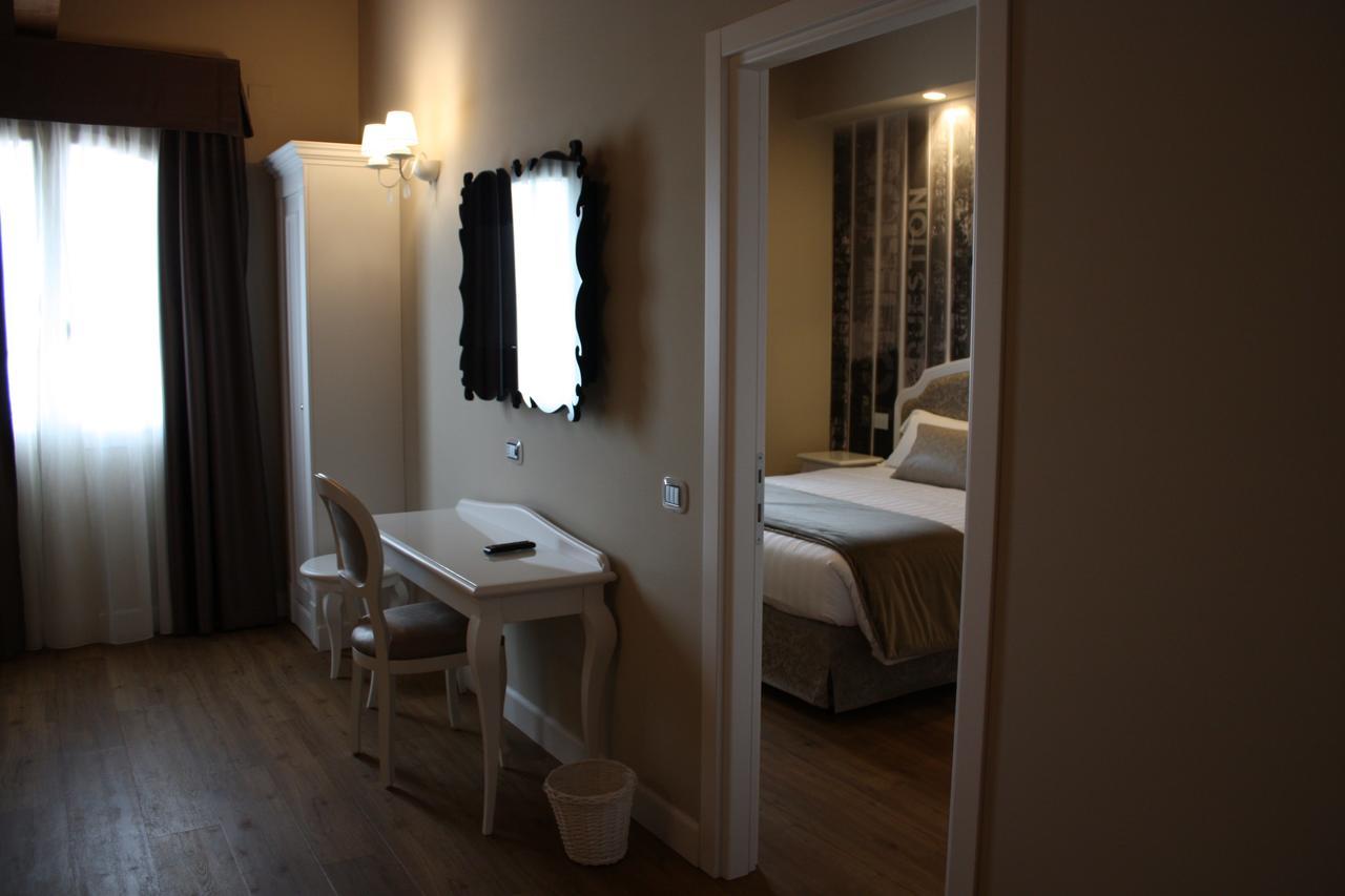 Suites & Apartments Liola' Castrocielo エクステリア 写真